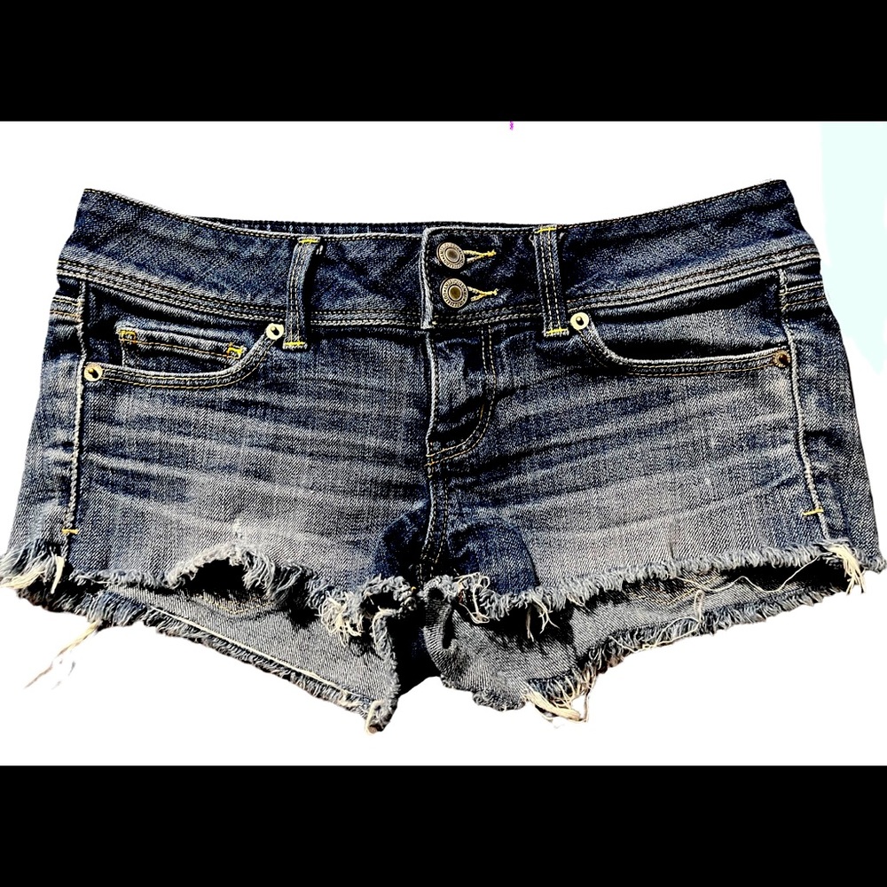American Eagle Women’s Fringe Distressed Cut-off denim jean shorts Size 4